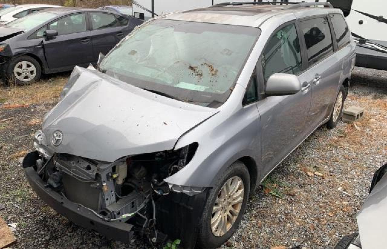 2011 Toyota Sienna Xle - foto 2