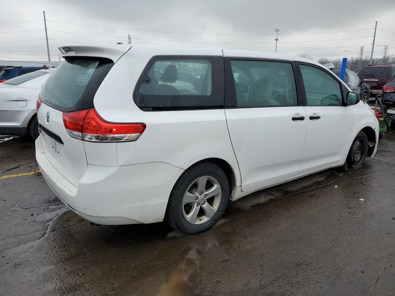 2013 Toyota Sienna - foto 2