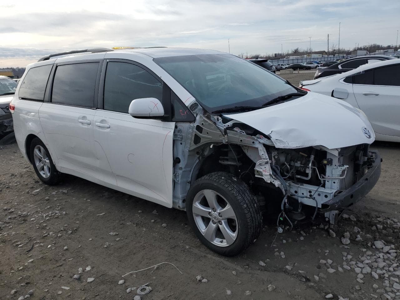 2013 Toyota Sienna Le - foto 4