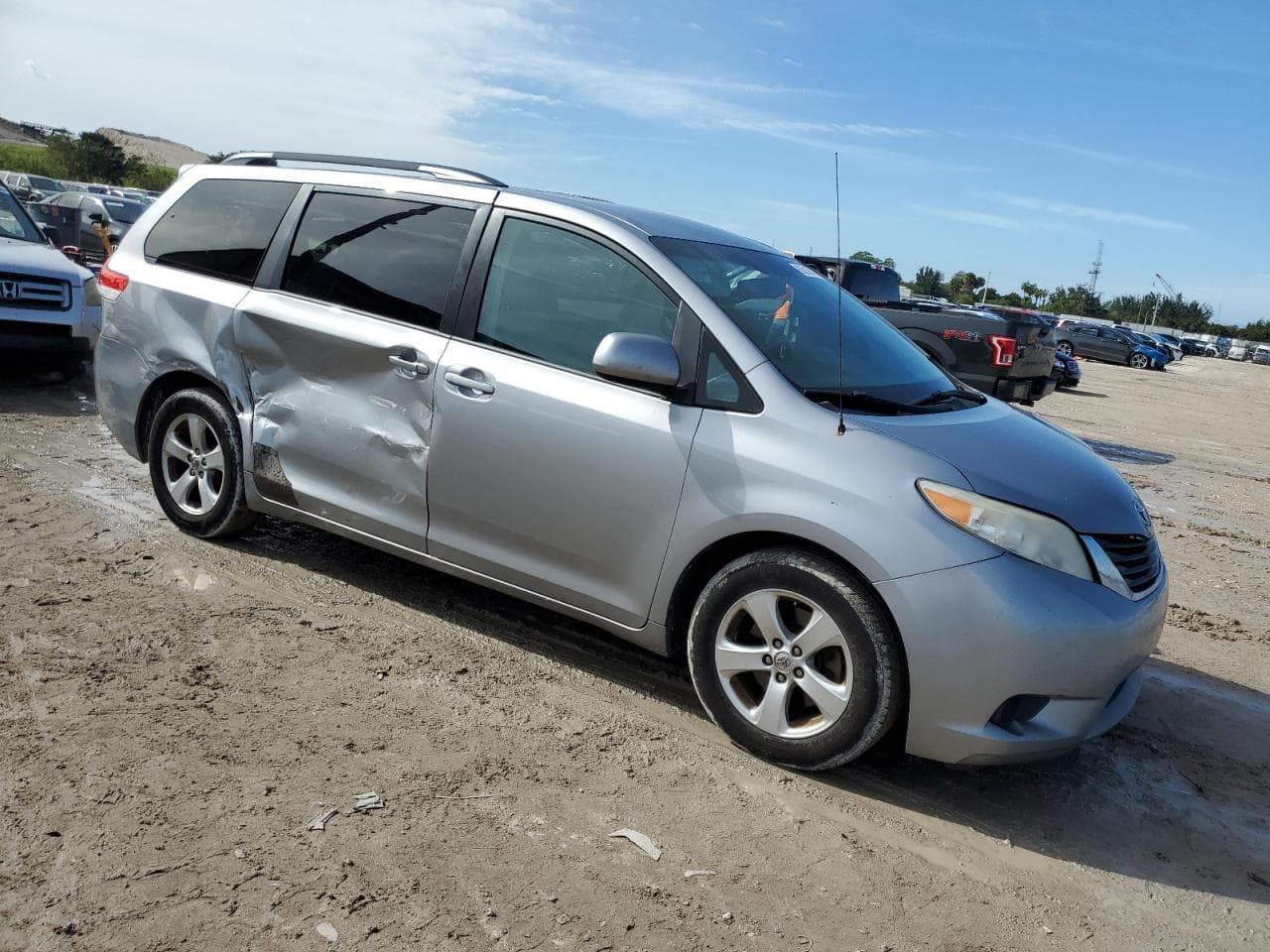 2013 Toyota Sienna Le