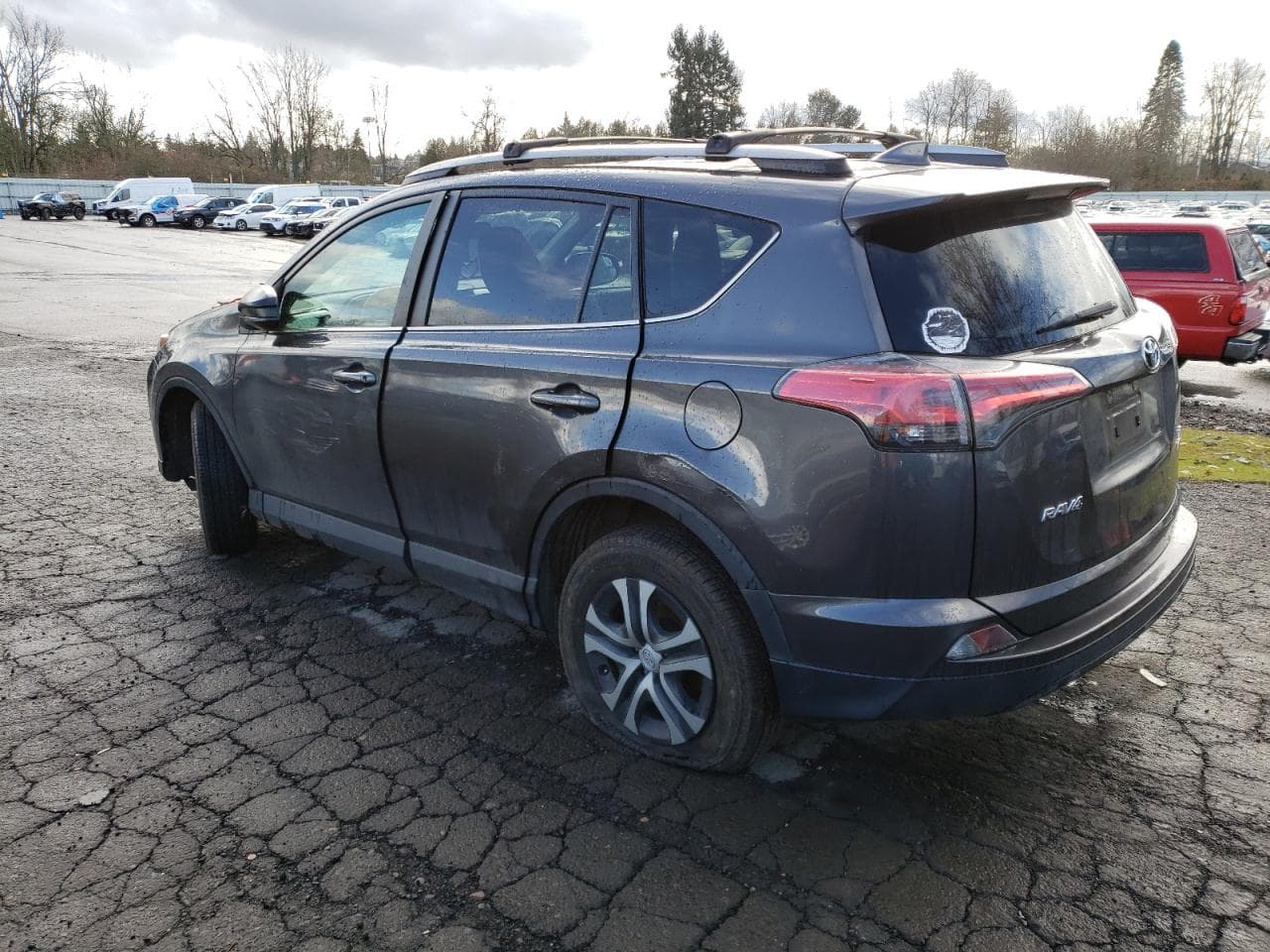 2017 Toyota Rav4 Le - foto 2