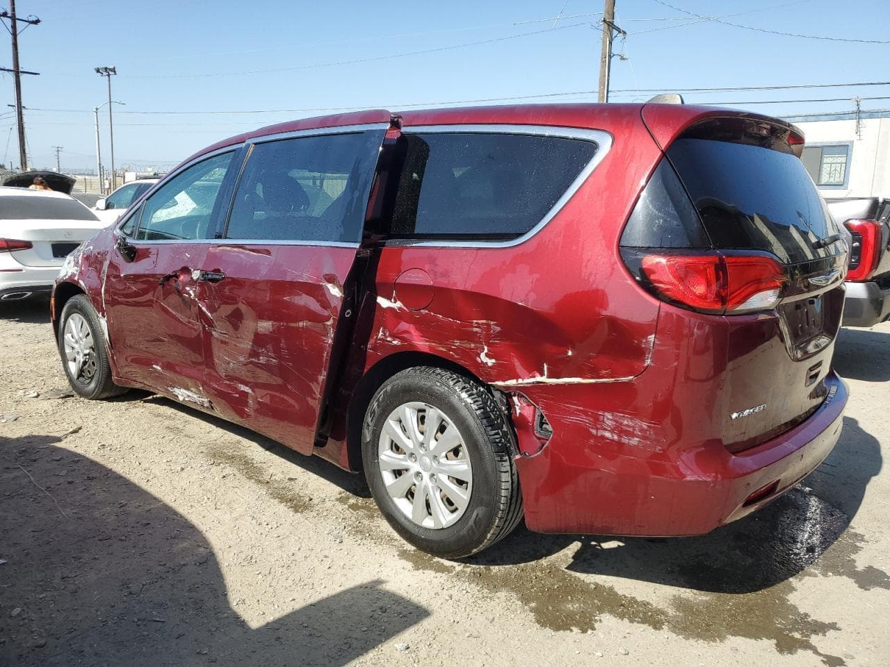 2021 Chrysler Voyager L - foto 2