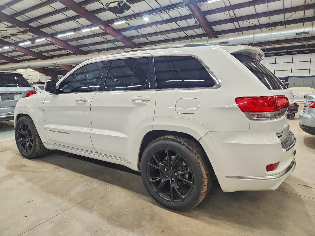 2016 Jeep Grand Cherokee Summit - foto 2
