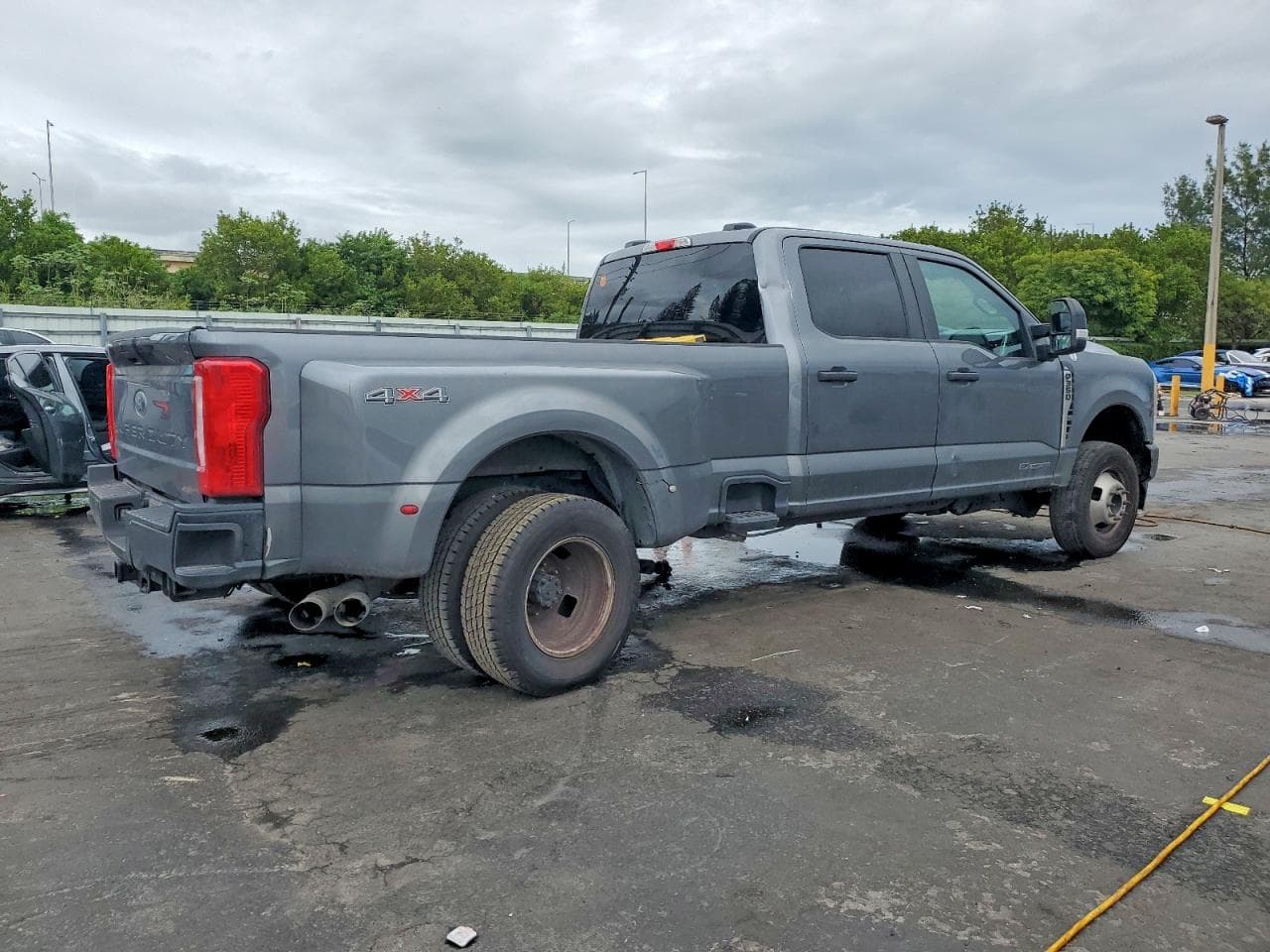 2024 Ford F350 Super Duty - foto 3