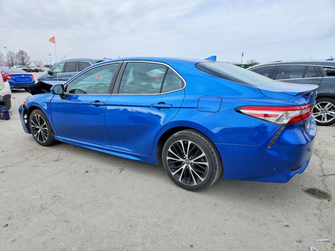 2019 Toyota Camry L - foto 2