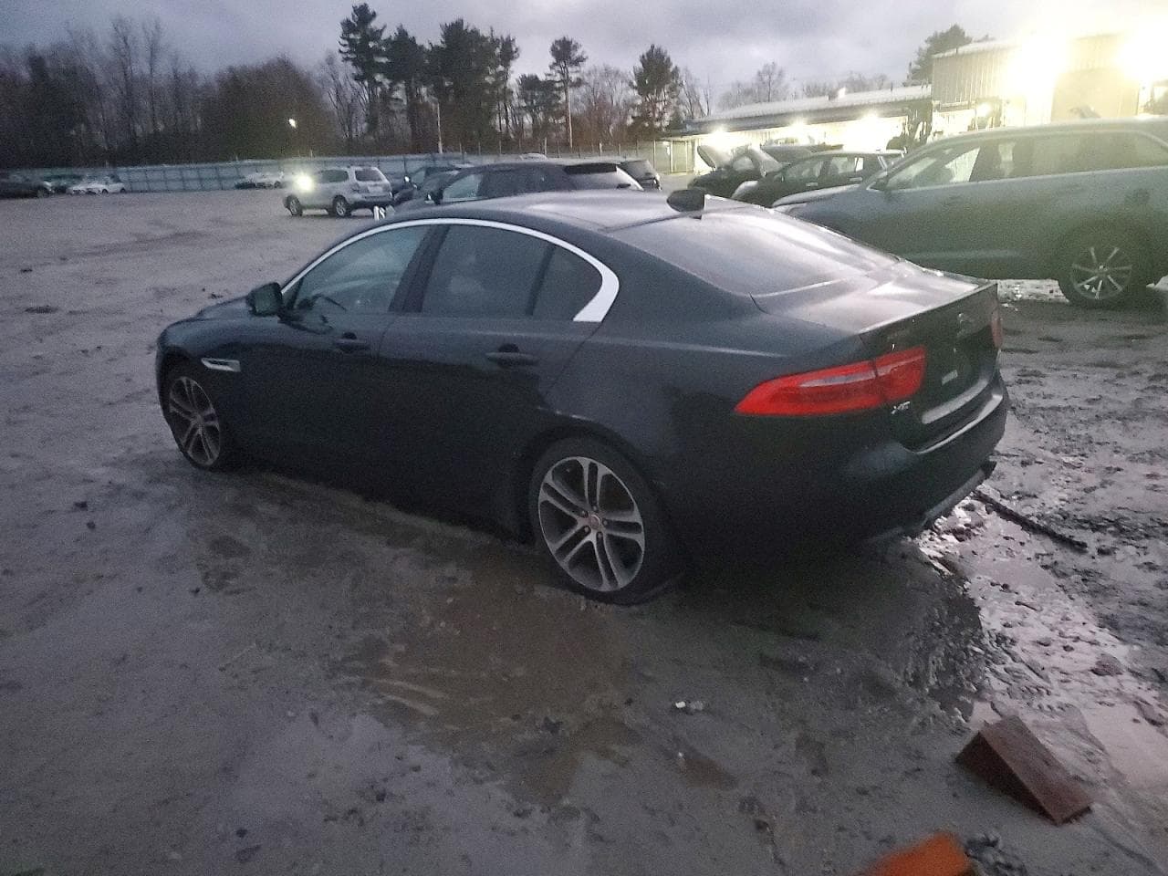2017 Jaguar Xe Premium - foto 2