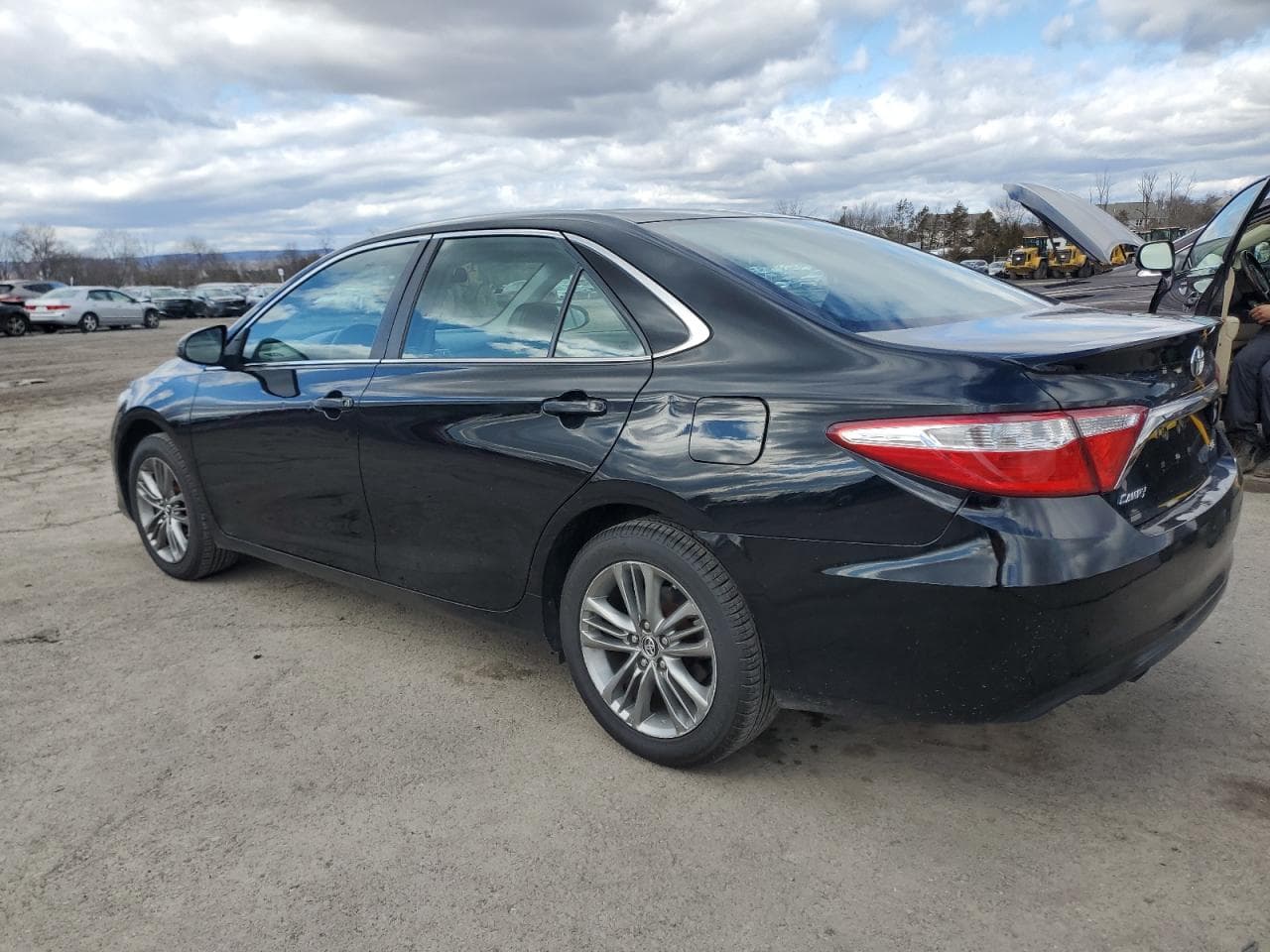 2017 Toyota Camry Le - foto 2