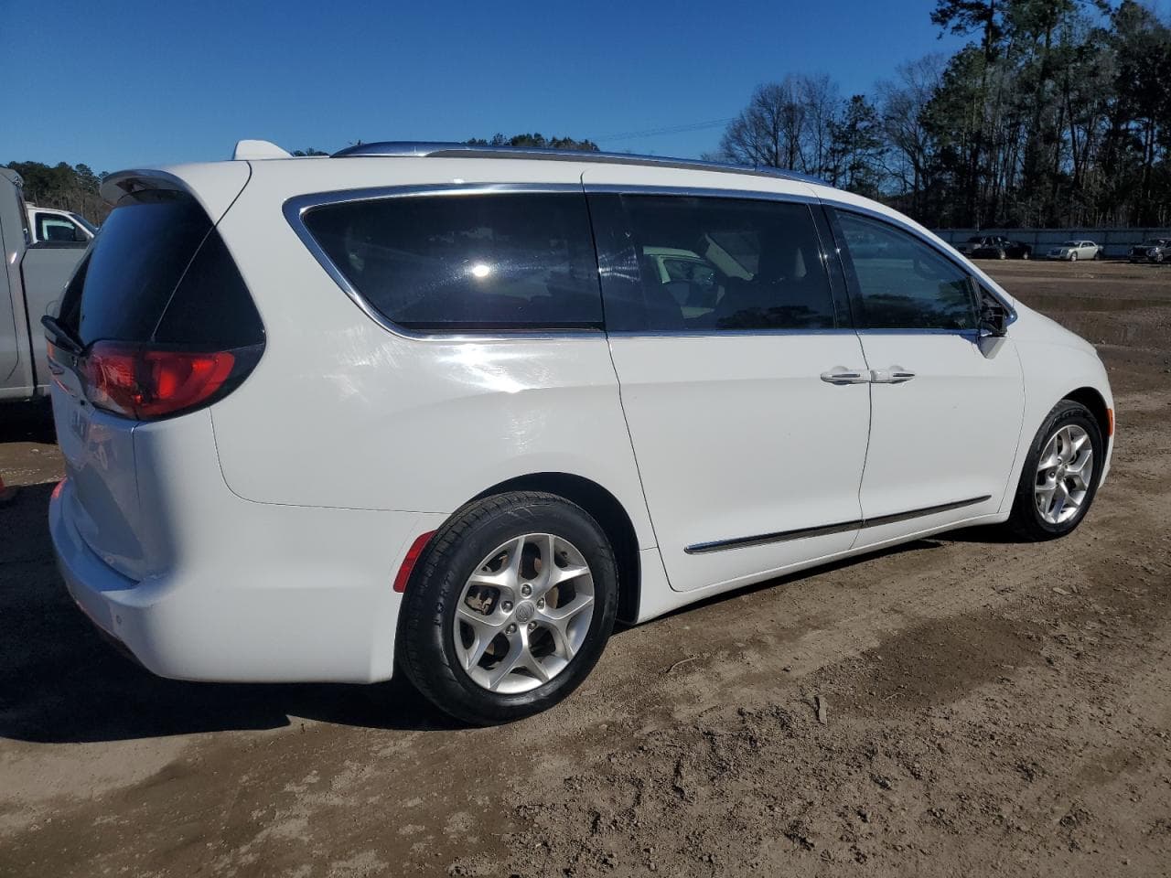 2017 Chrysler Pacifica Touring L Plus - foto 3