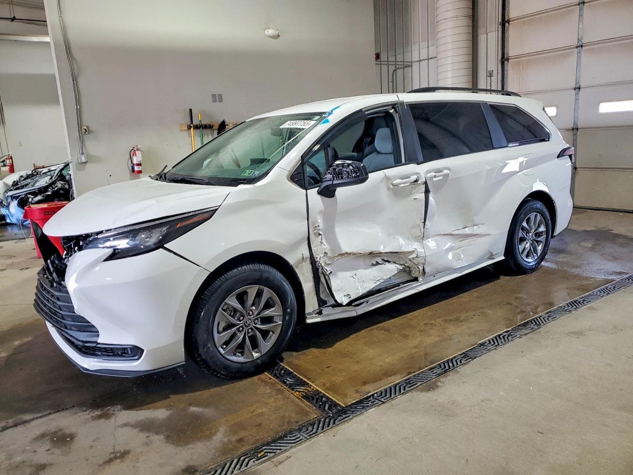 2025 Toyota Sienna Le