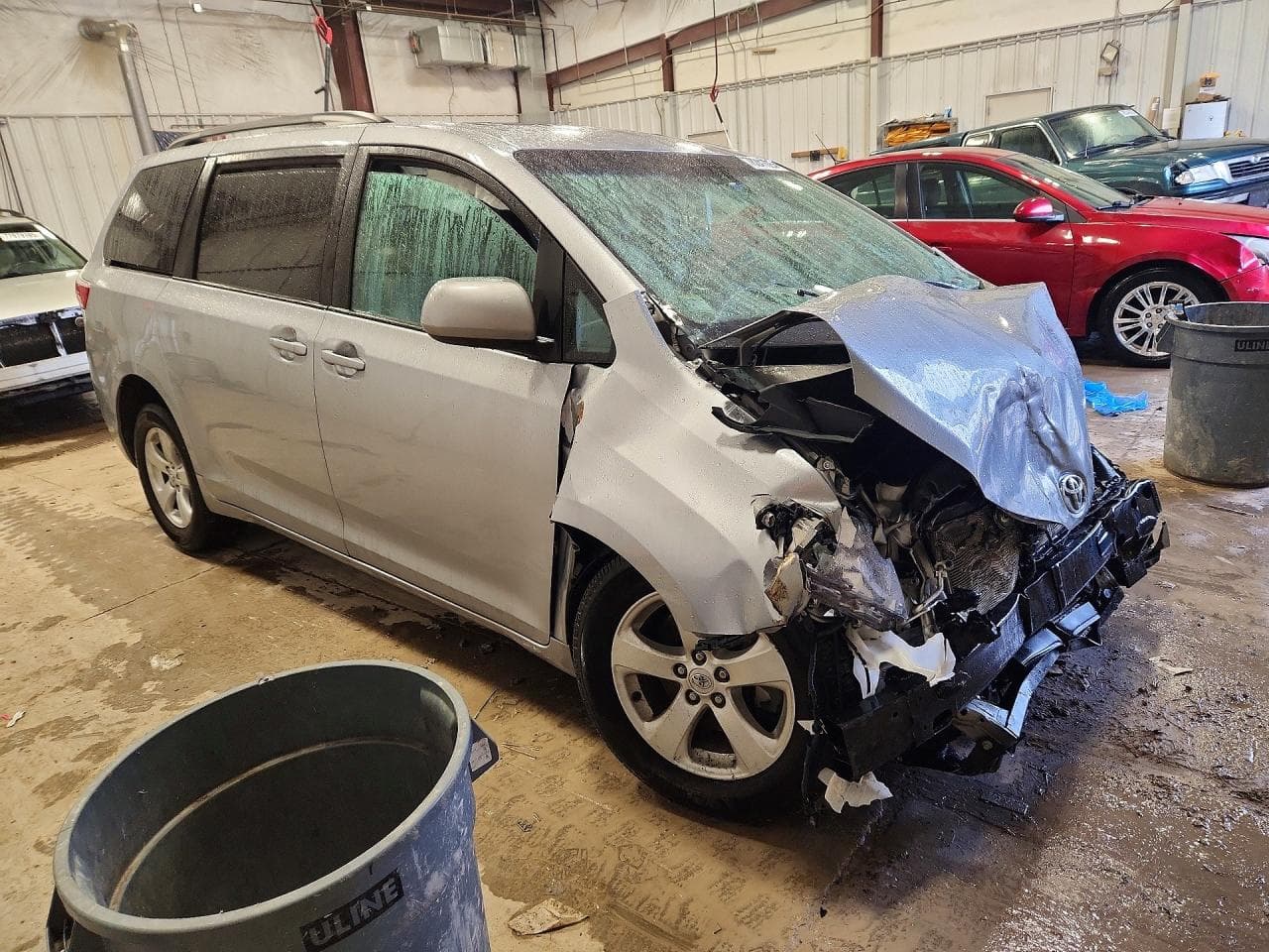 2015 Toyota Sienna Le 8-Passenger - foto 4