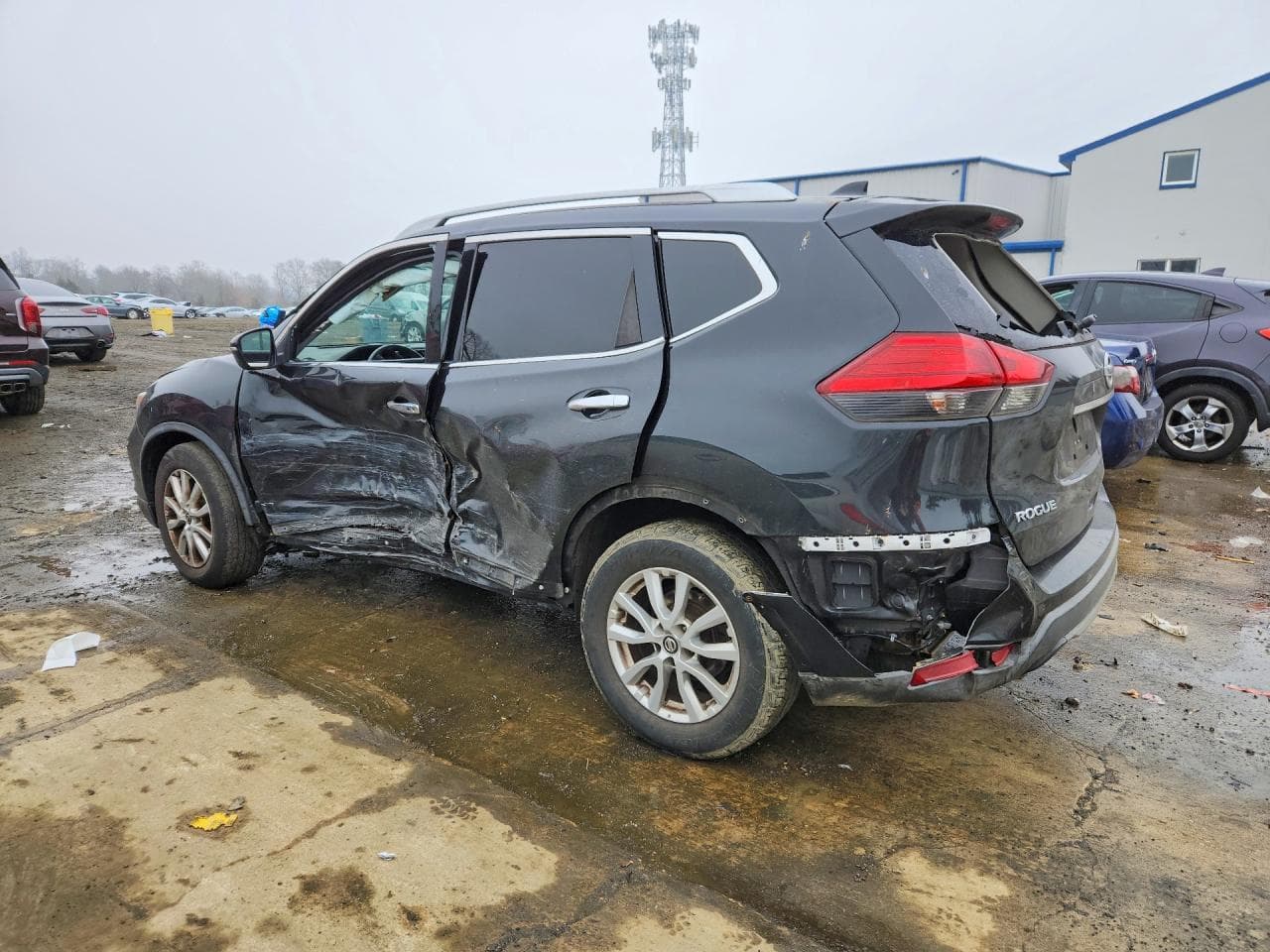 2017 Nissan Rogue S - foto 2