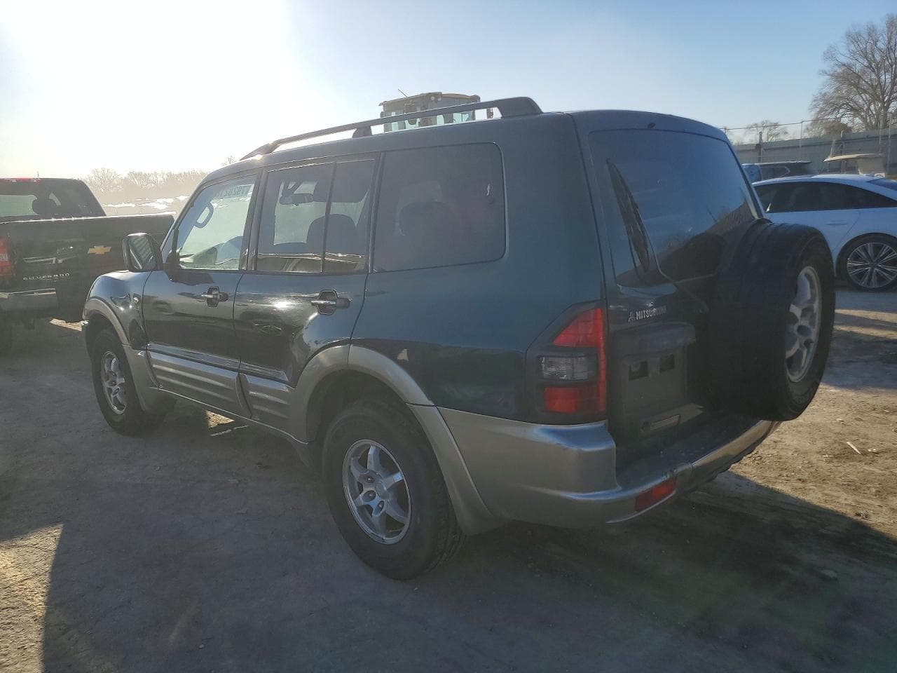 2001 Mitsubishi Montero - foto 2