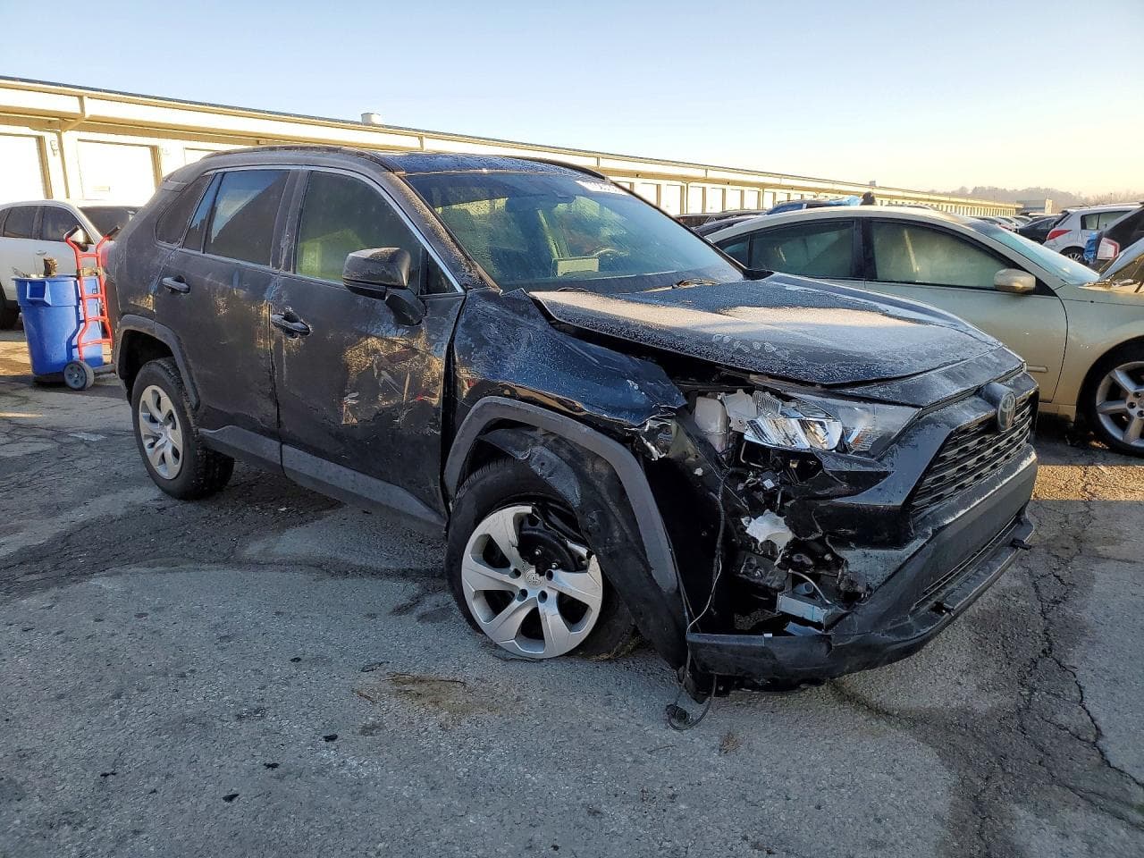 2021 Toyota Rav4 Le - foto 4
