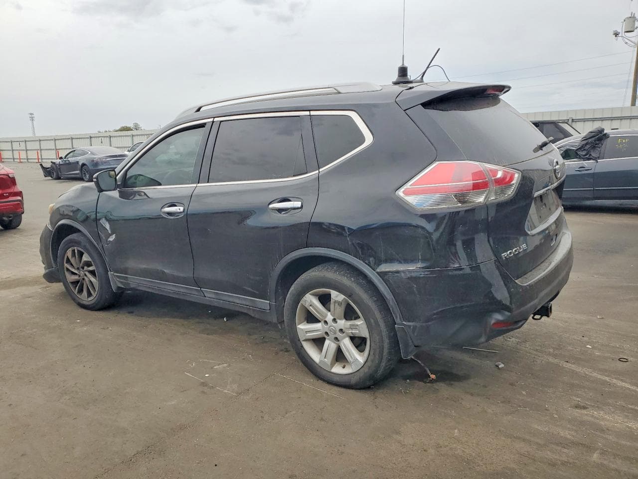 2014 Nissan Rogue S - foto 2
