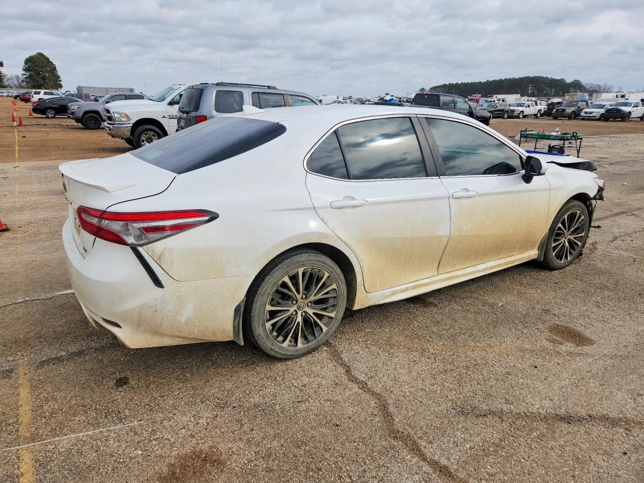 2019 Toyota Camry Se - foto 3