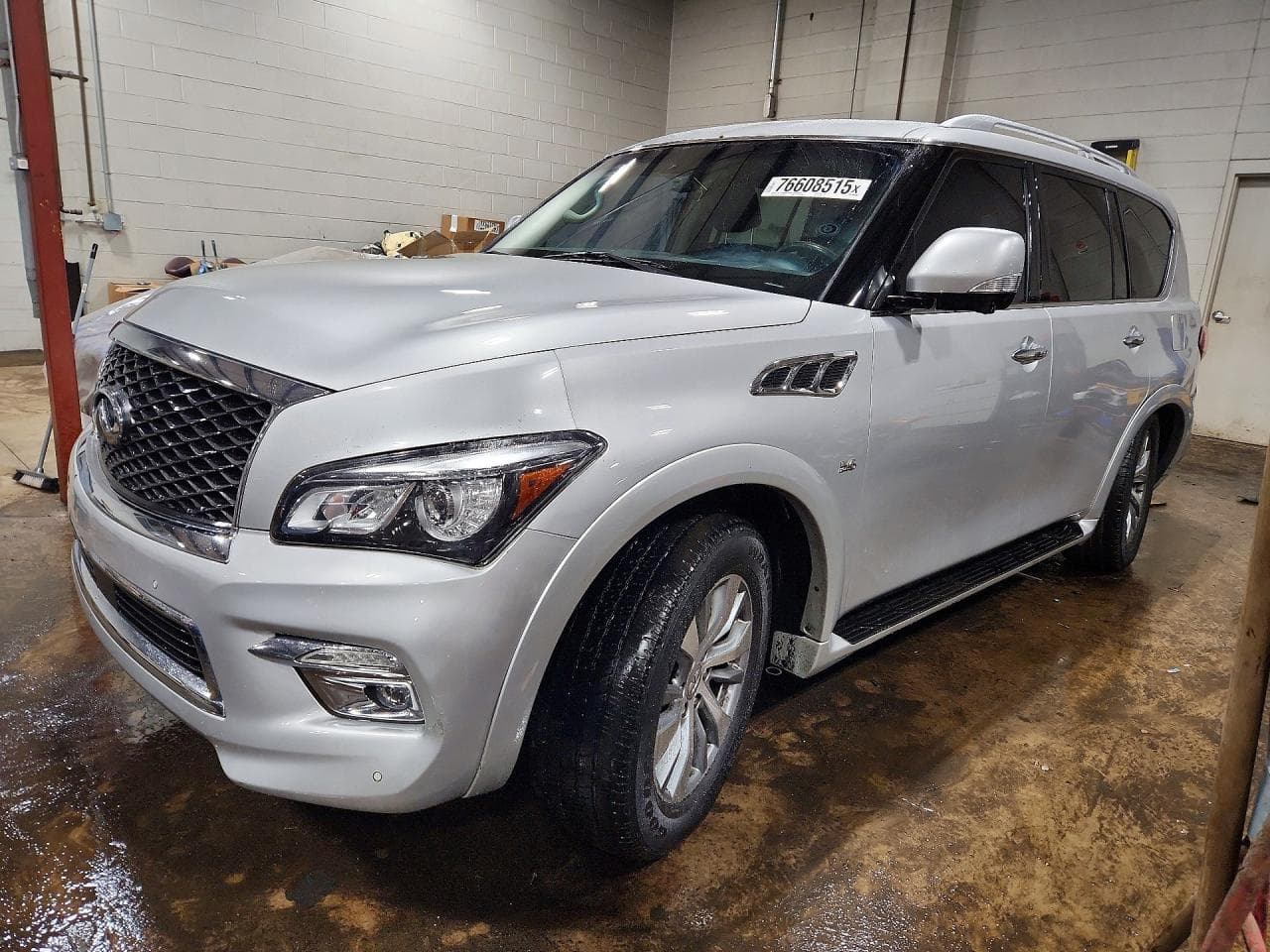Infiniti QX80 2017 z USA