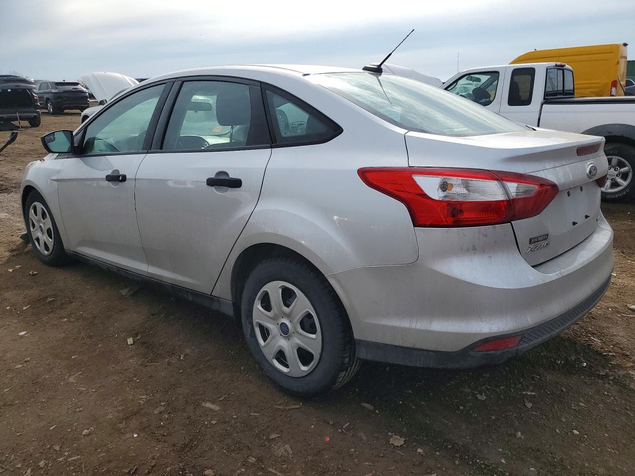 2014 Ford Focus S - foto 2