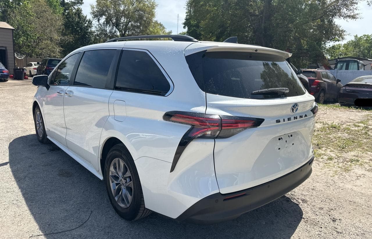 2021 Toyota Sienna Xle - foto 3