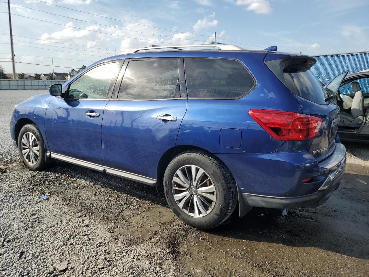 2020 Nissan Pathfinder S - foto 2