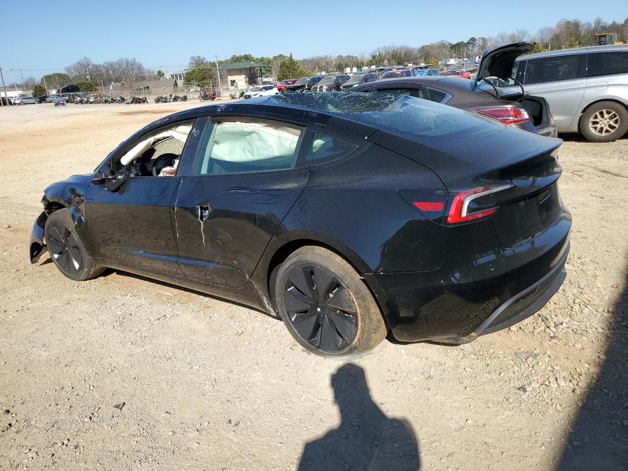 2025 Tesla Model 3 - foto 2