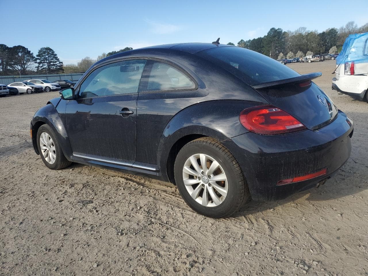 2019 Volkswagen Beetle S - foto 2