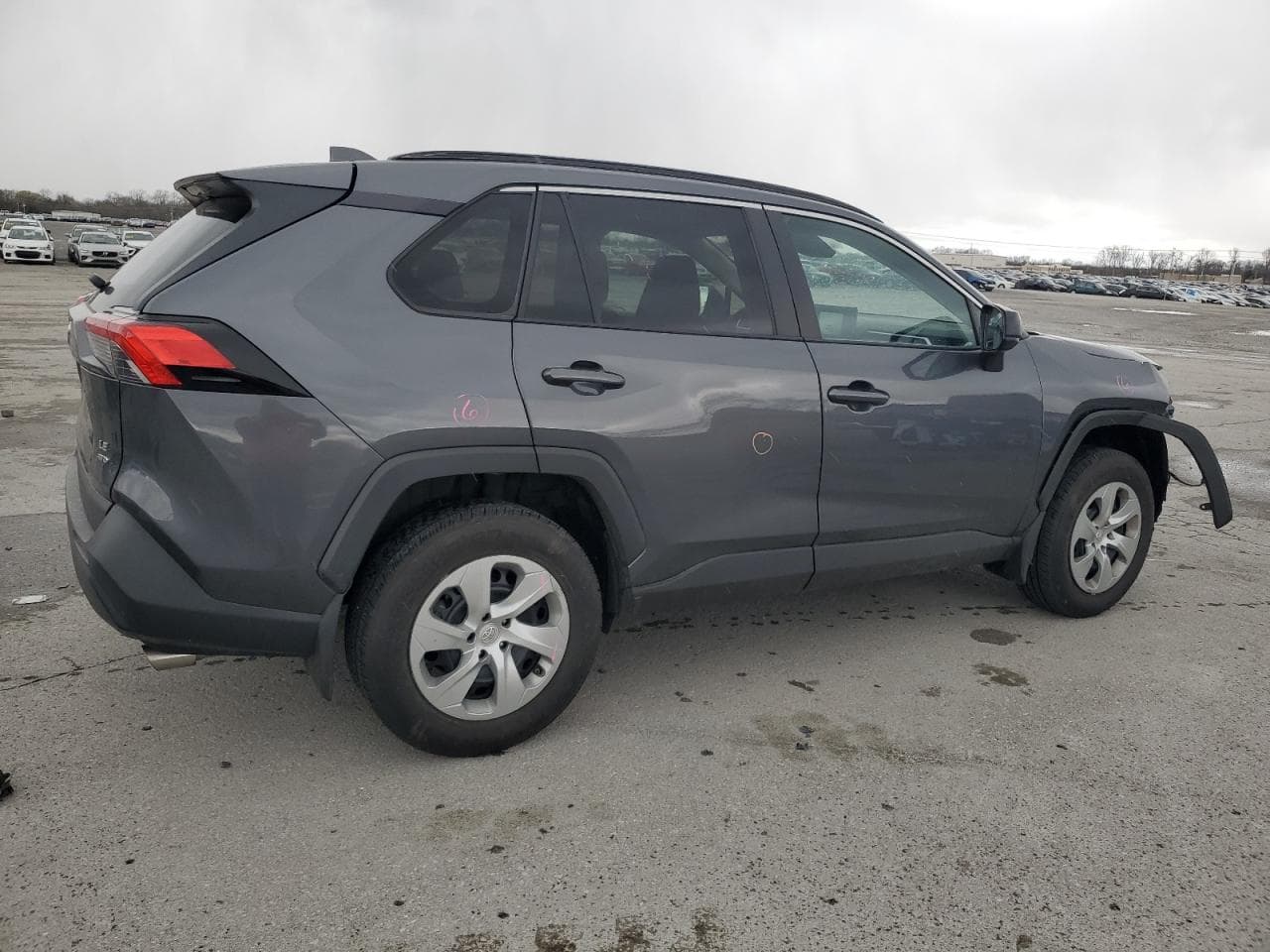 2020 Toyota Rav4 Le - foto 3