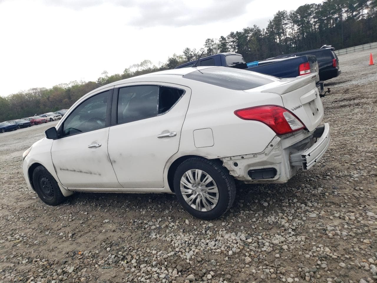 2017 Nissan Versa S - foto 2