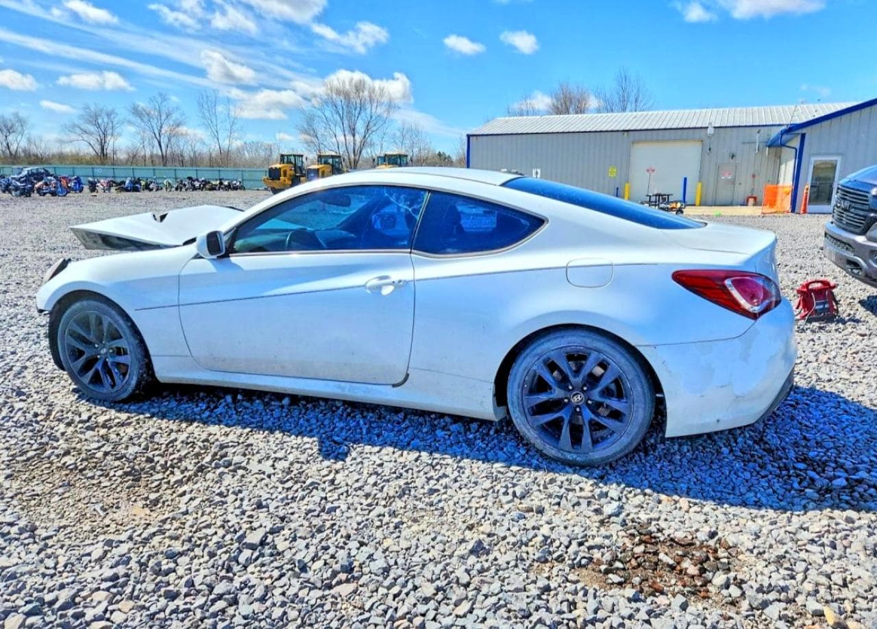 2014 Hyundai Genesis Coupe 2.0T - foto 2
