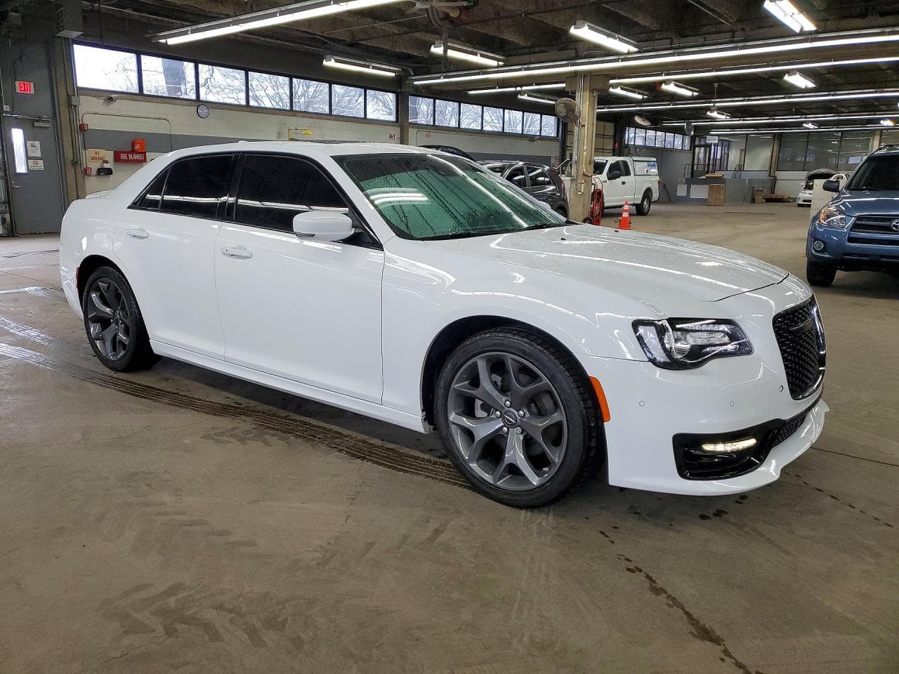 2023 Chrysler 300 S - foto 4
