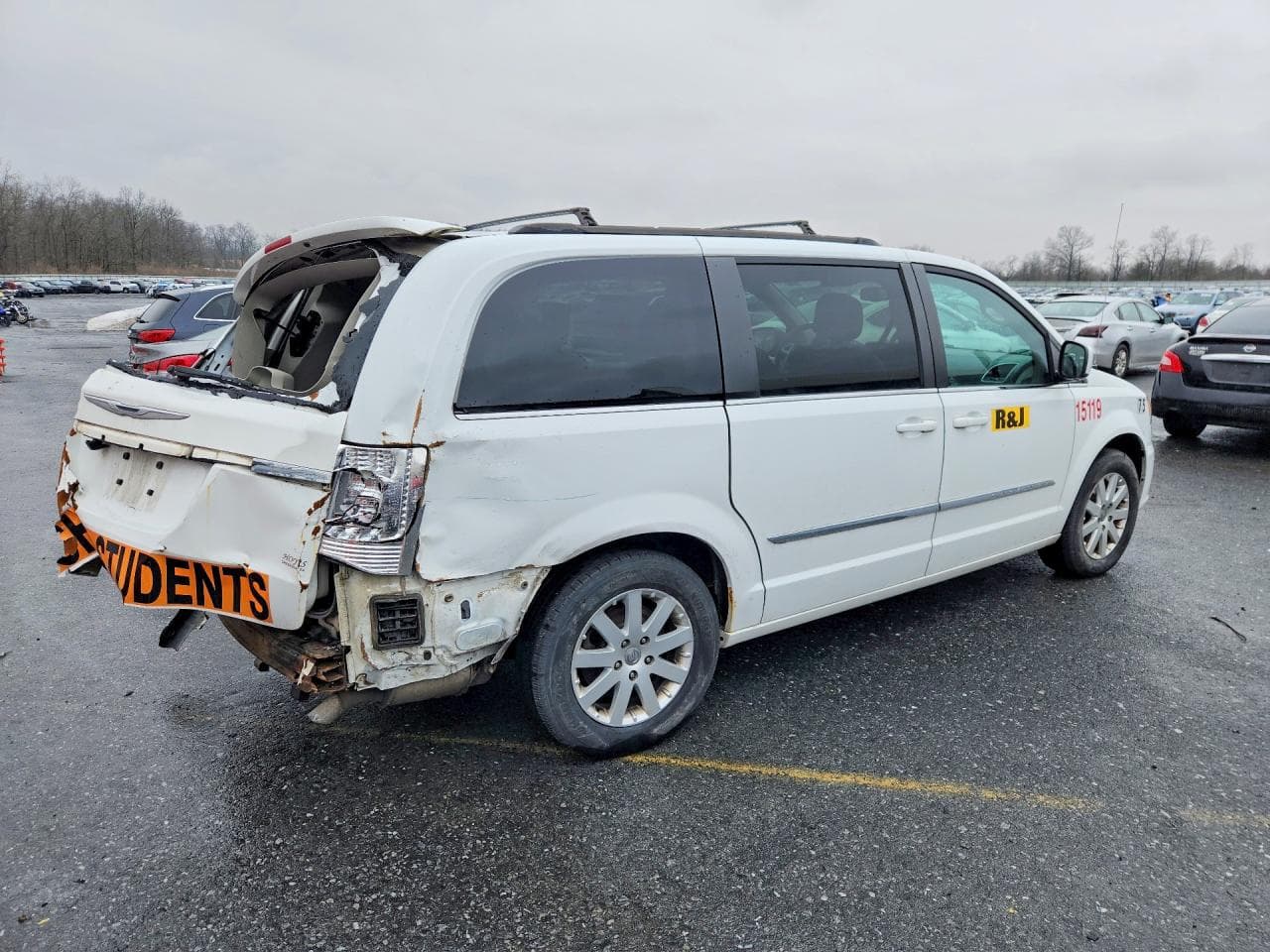 2015 Chrysler Town & Country Touring - foto 3