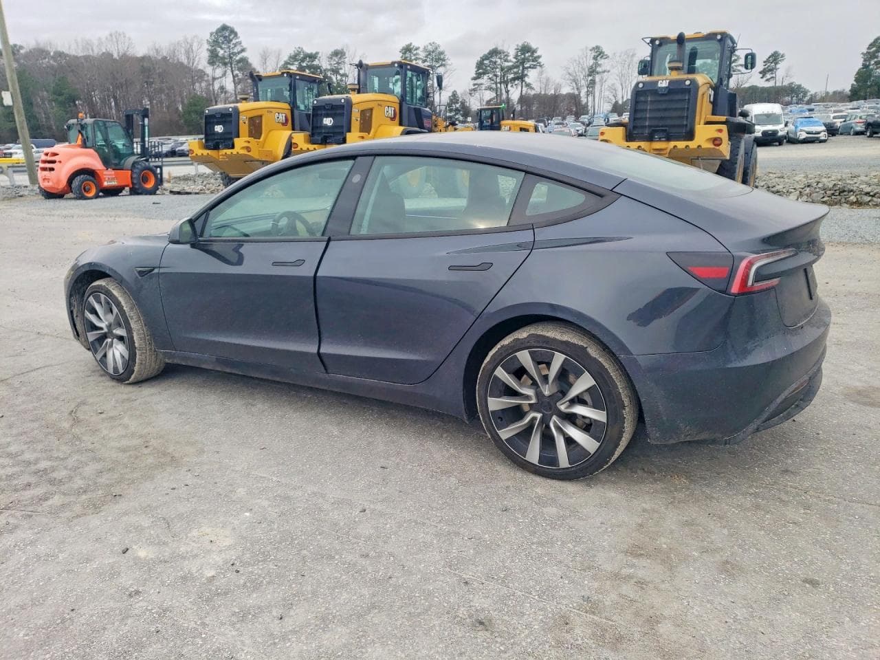2025 Tesla Model 3 - foto 2