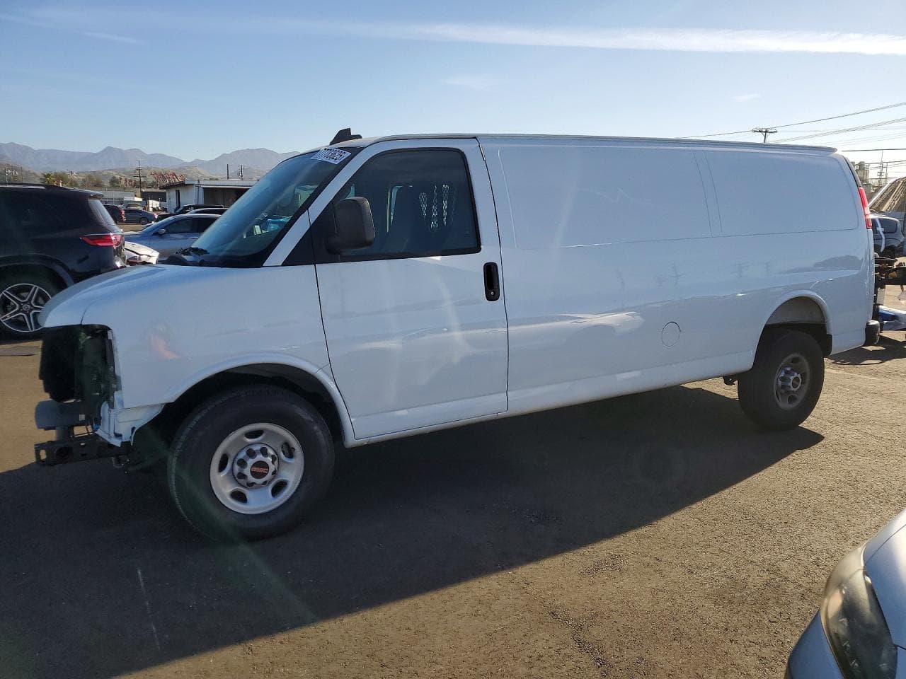 GMC Savana 2025 z USA