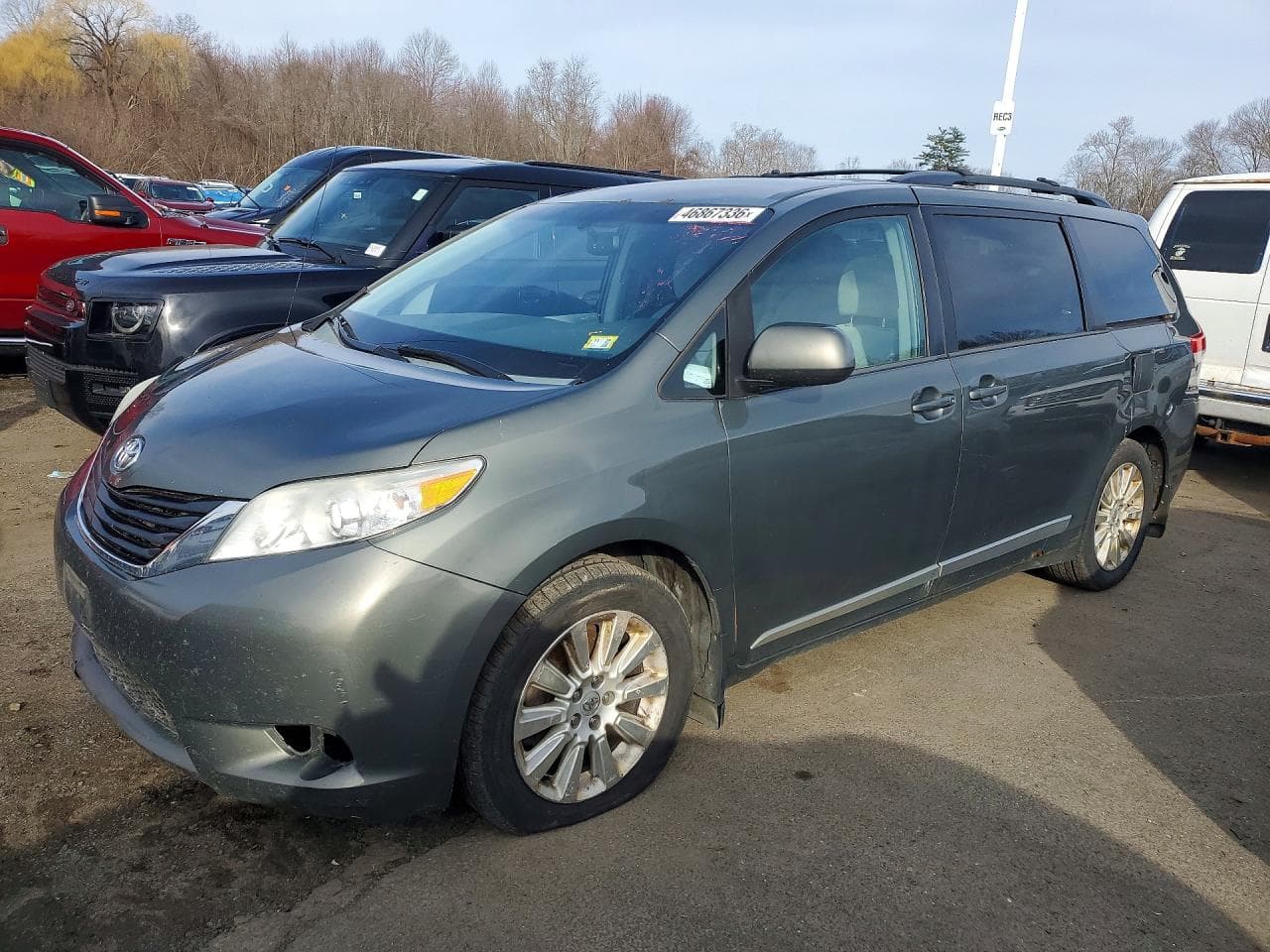 2013 Toyota Sienna Le 7-Passenger