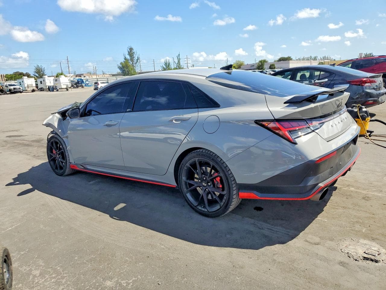 2025 Hyundai Elantra N Base - foto 2