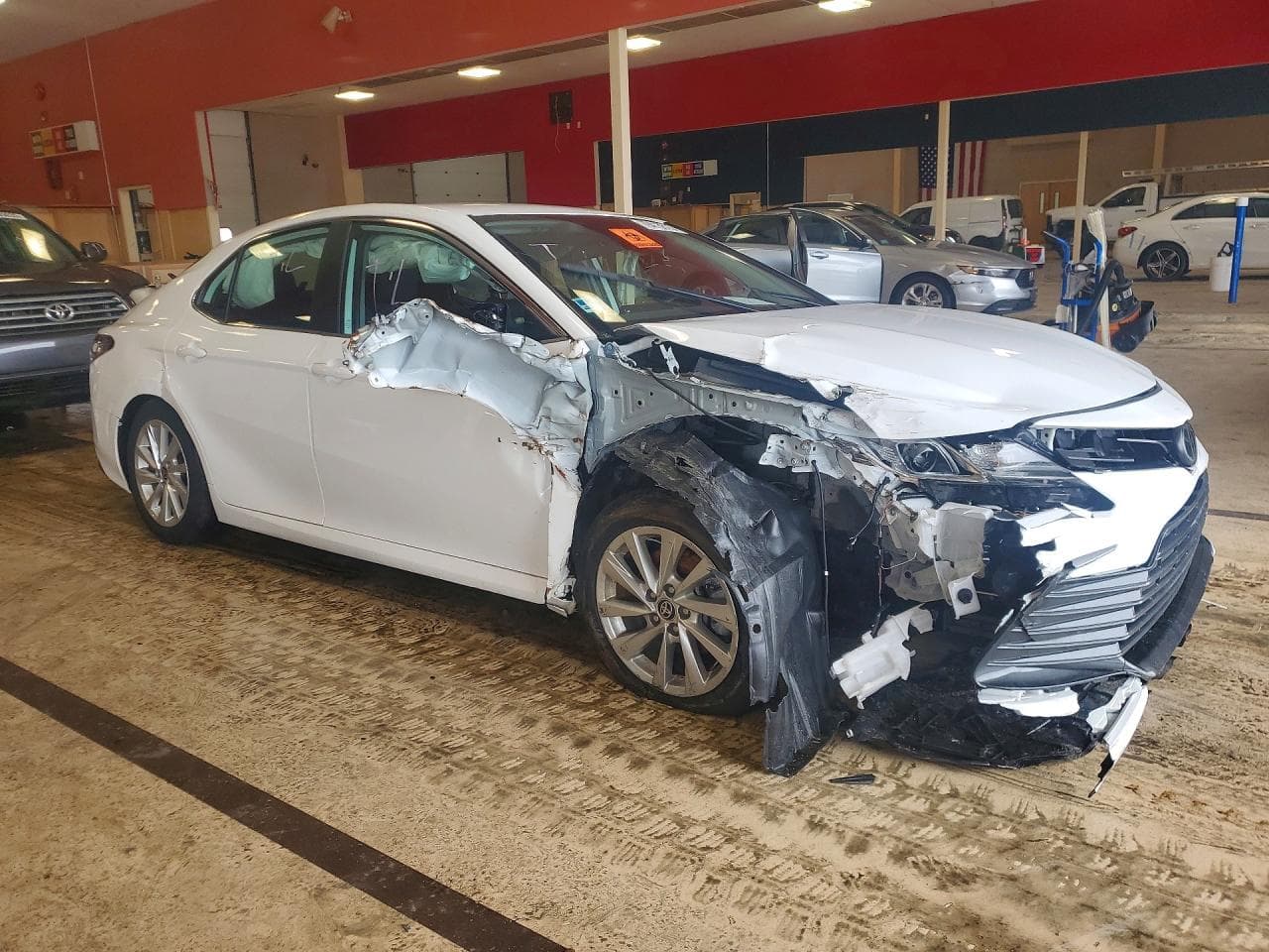 2023 Toyota Camry Le - foto 4