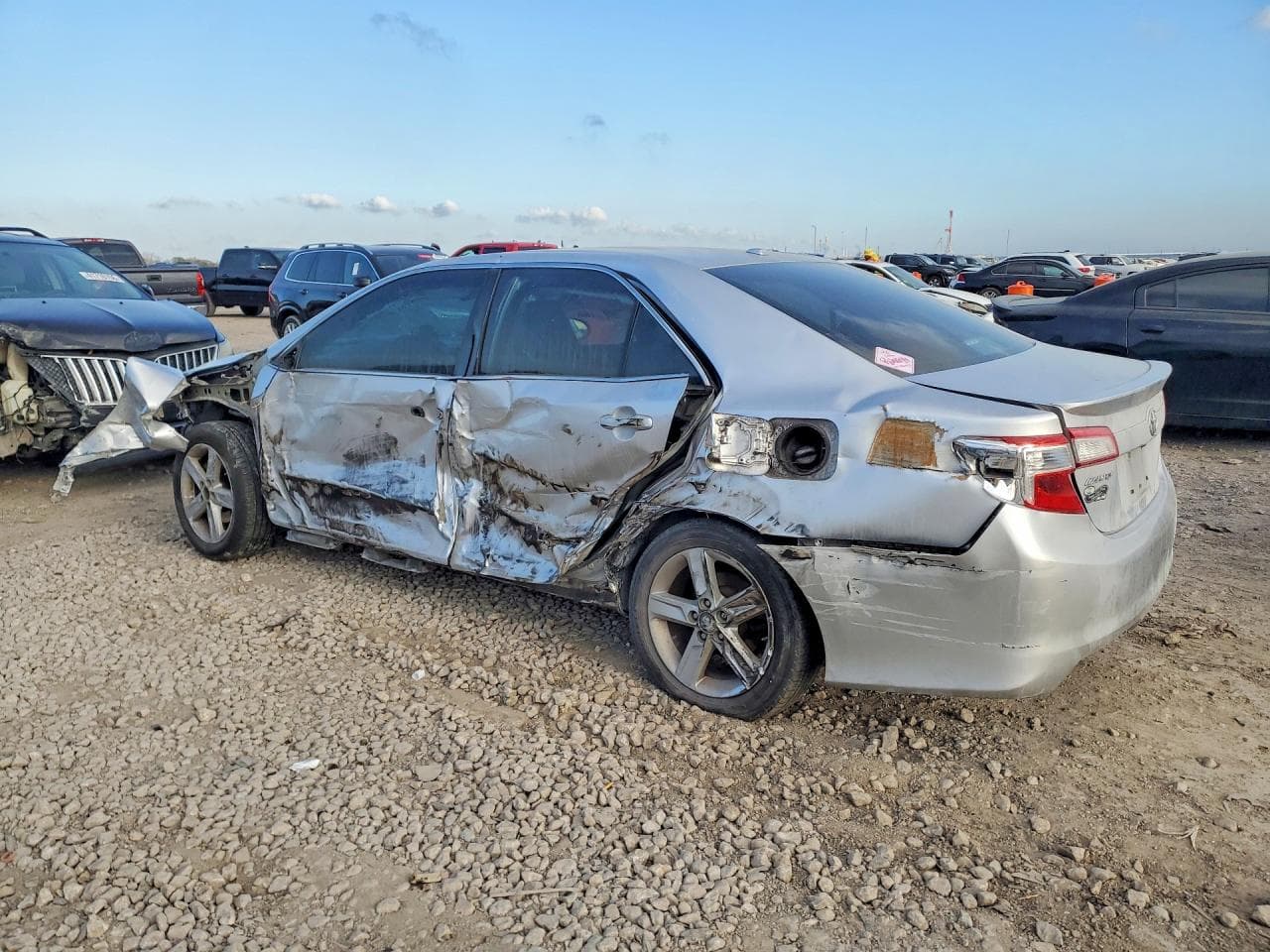 2012 Toyota Camry Se - foto 2