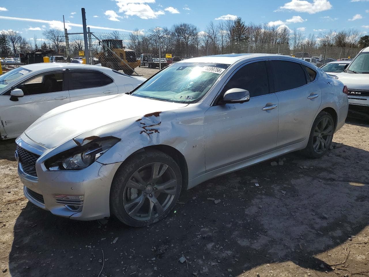 Infiniti Q70 2015 z USA