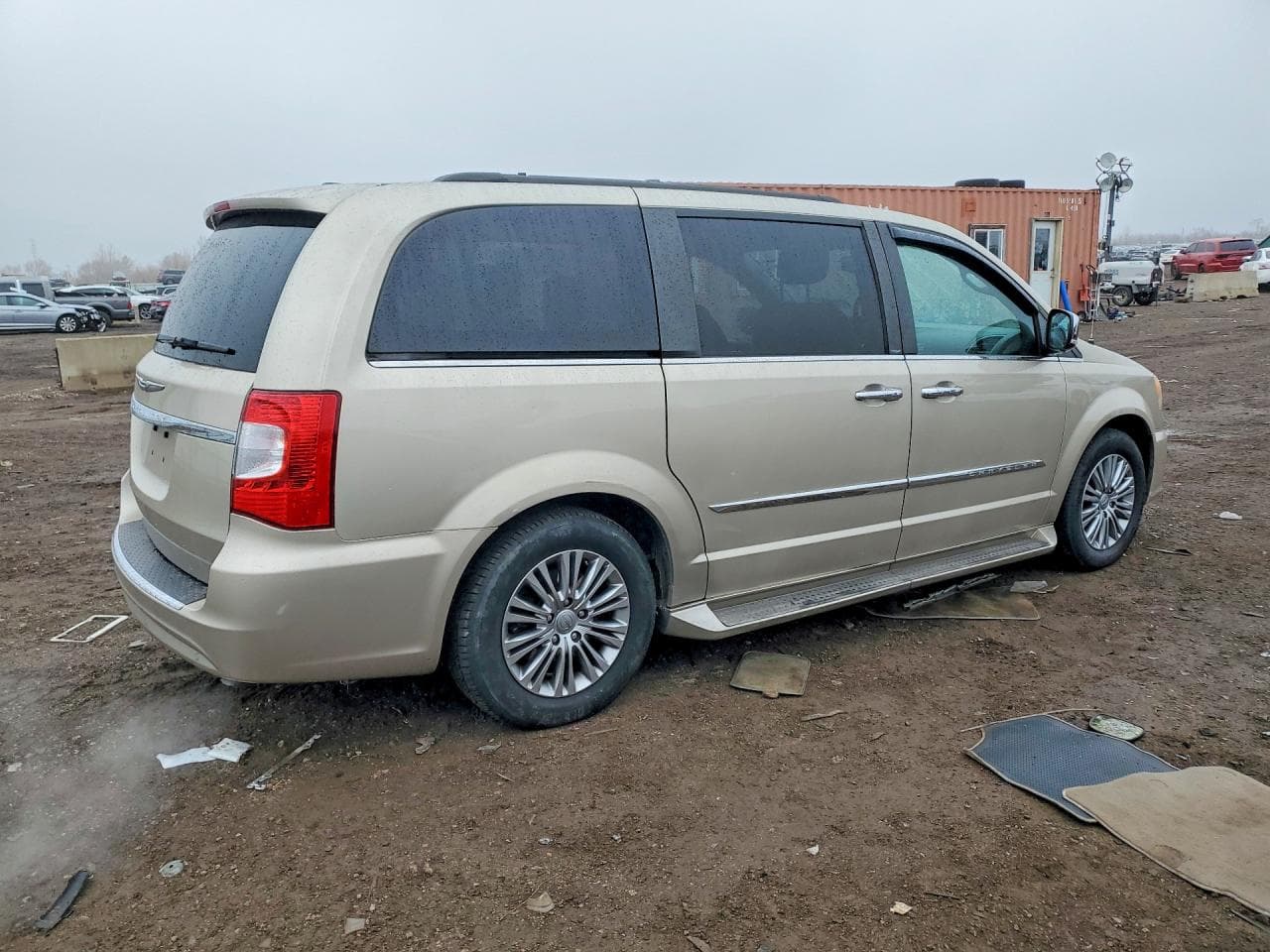 2013 Chrysler Town & Country Touring L - foto 3