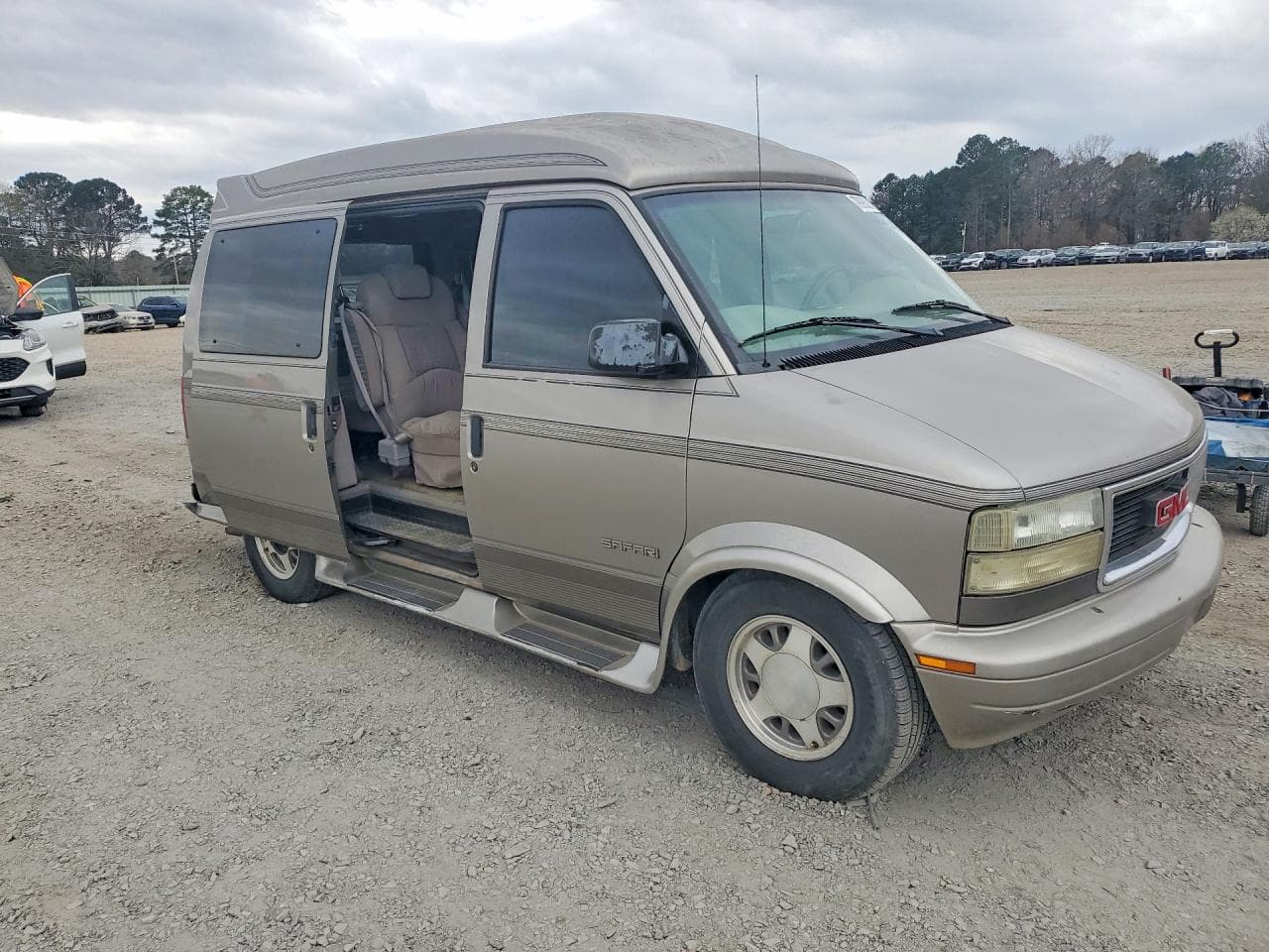 2001 GMC Safari - foto 4