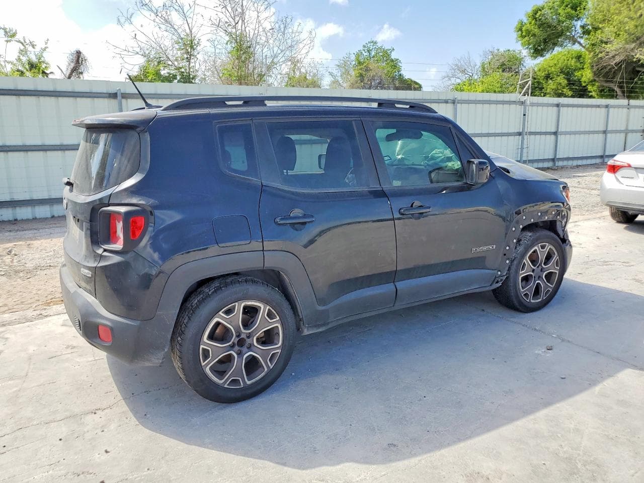 2015 Jeep Renegade Latitude - foto 3