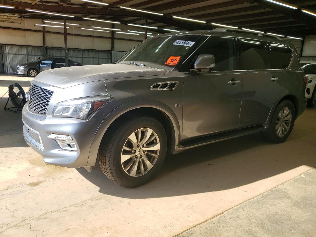 Infiniti QX80 2017 z USA