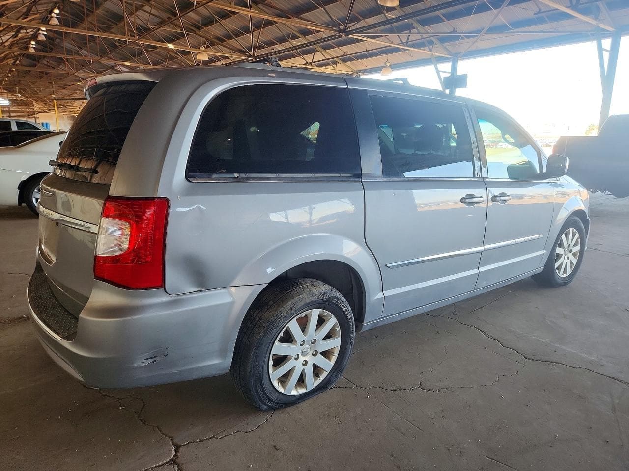 2015 Chrysler Town & Country Touring - foto 3