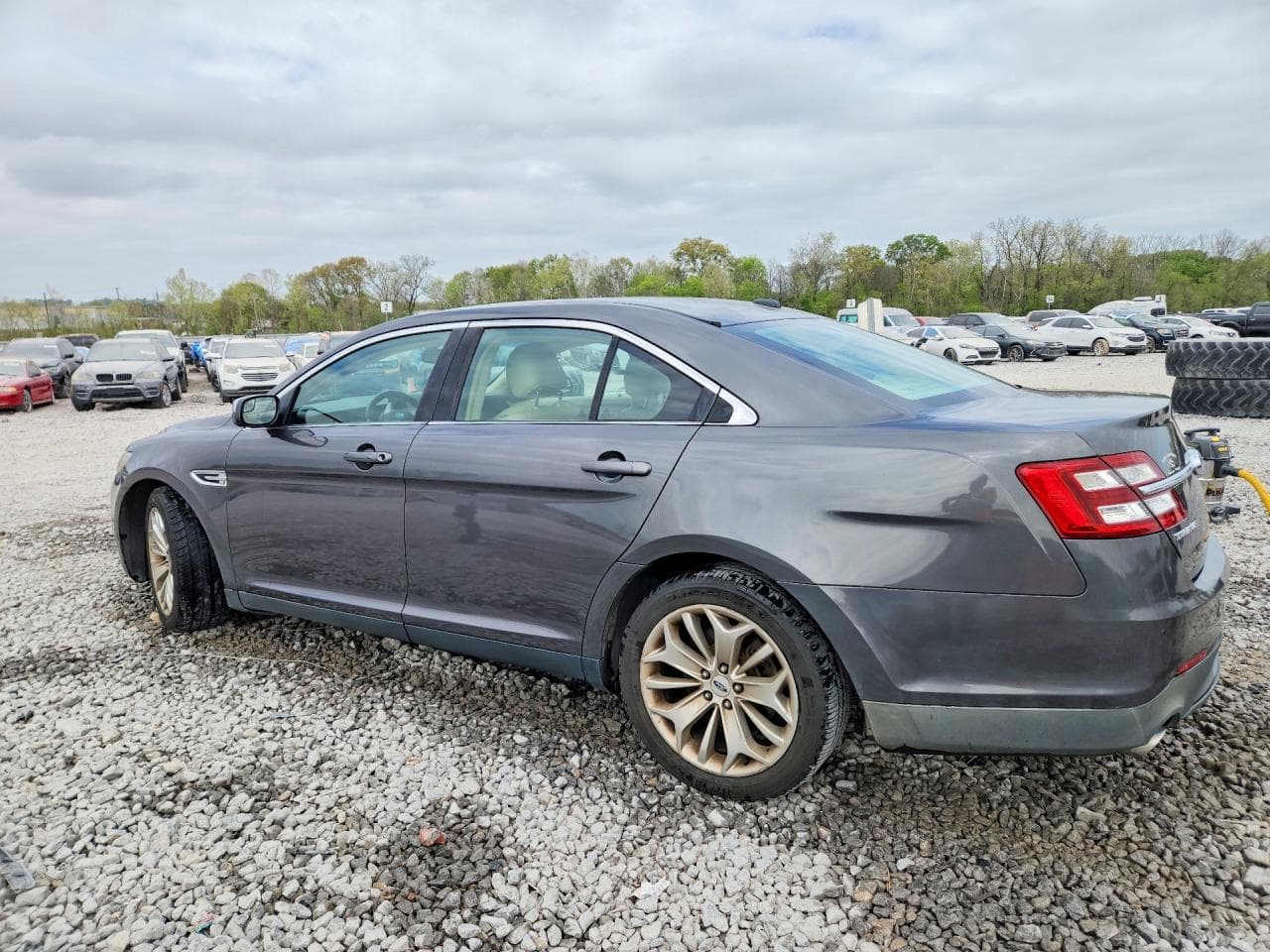 2015 Ford Taurus Limited - foto 2