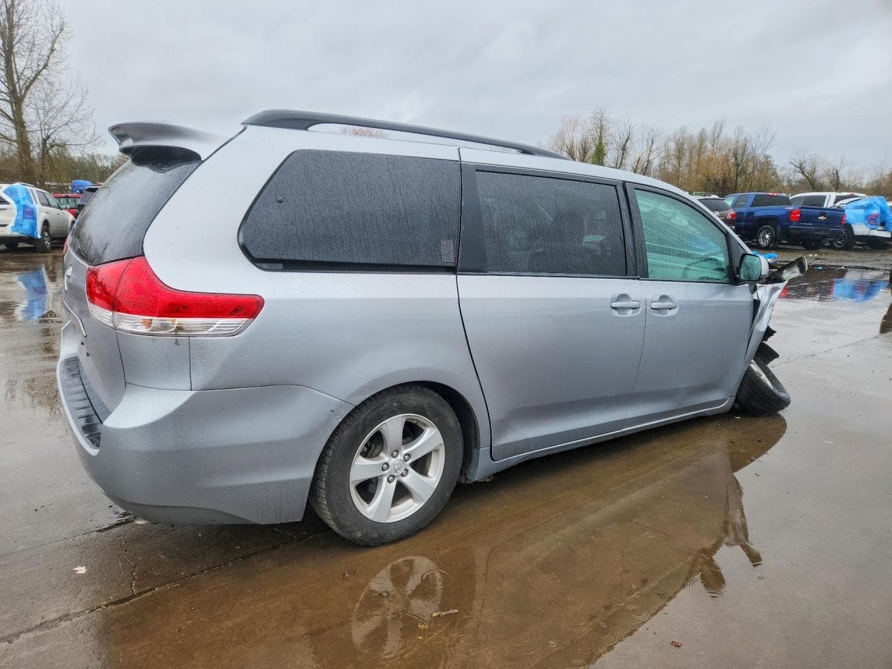 2013 Toyota Sienna Le 8-Passenger - foto 3