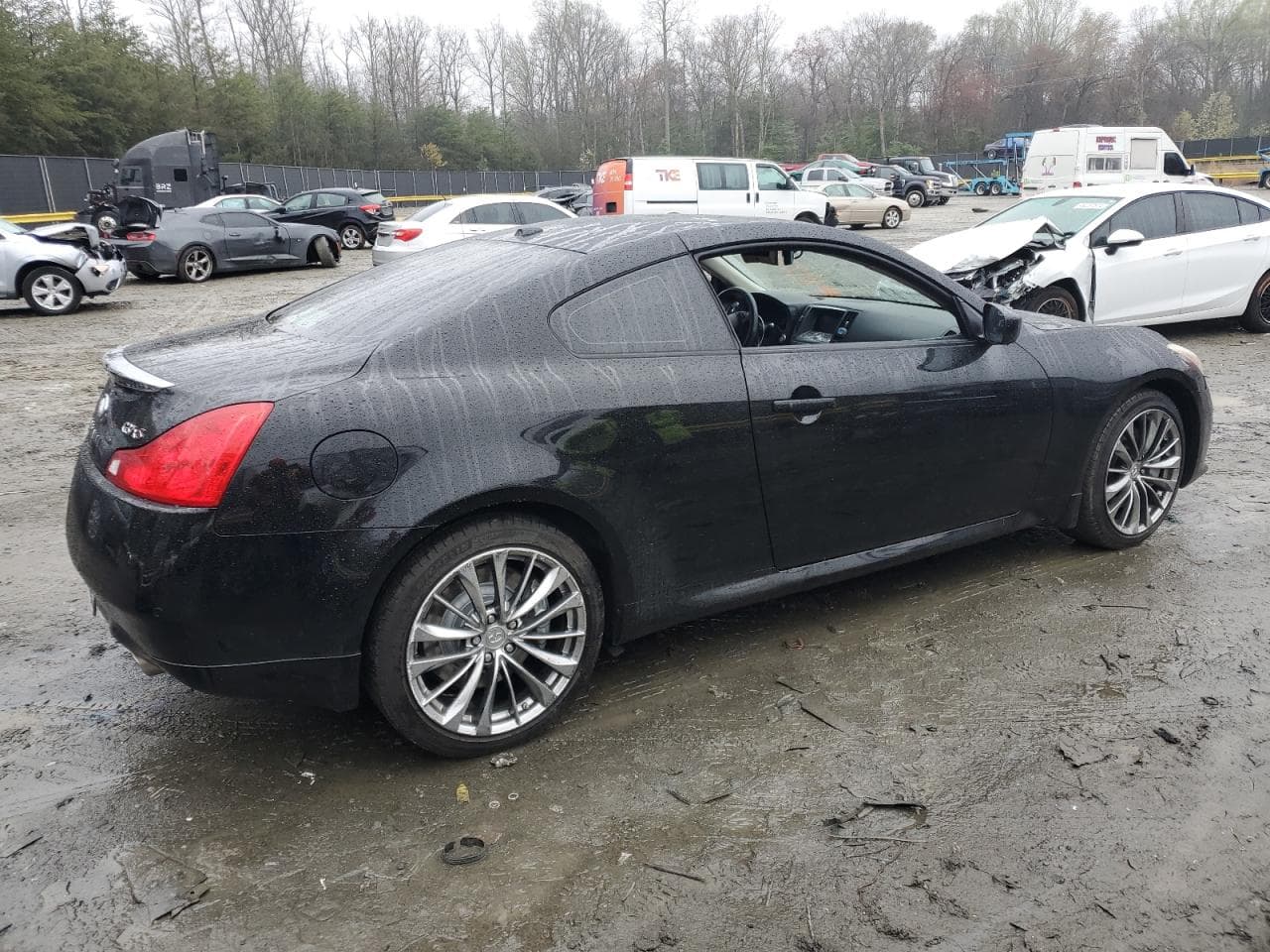 2011 Infiniti G37 - foto 3