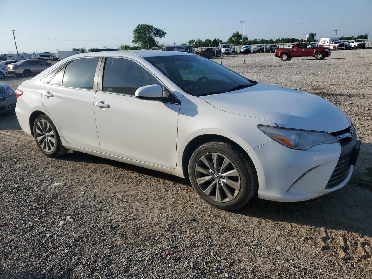 2017 Toyota Camry Le - foto 4