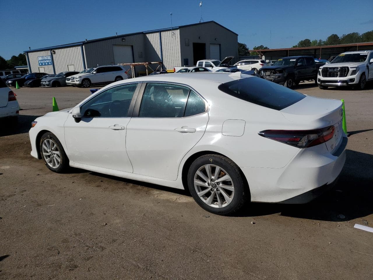 2021 Toyota Camry Le - foto 2