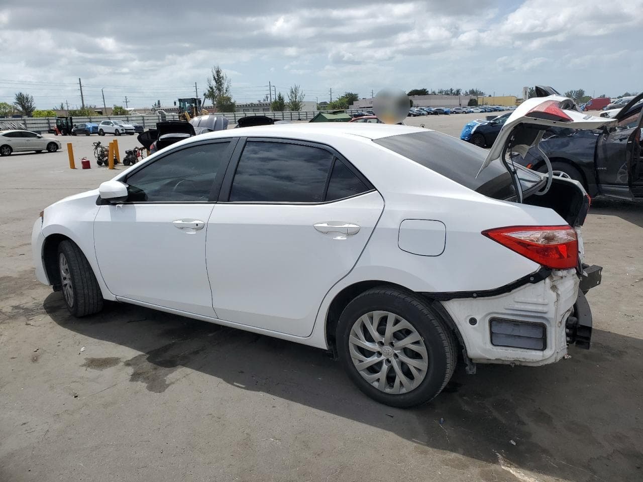 2019 Toyota Corolla L - foto 2