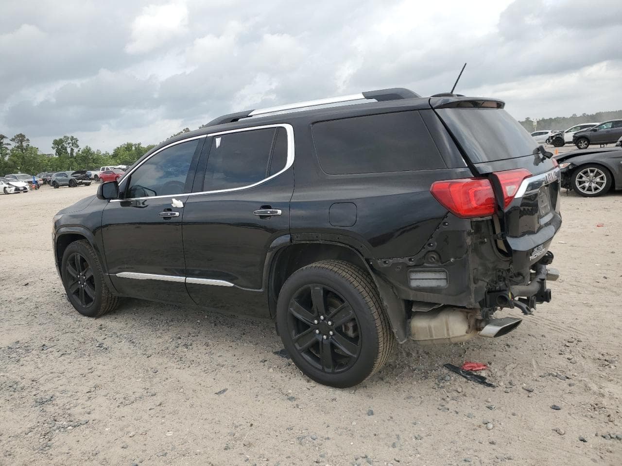 2017 GMC Acadia Denali - foto 2