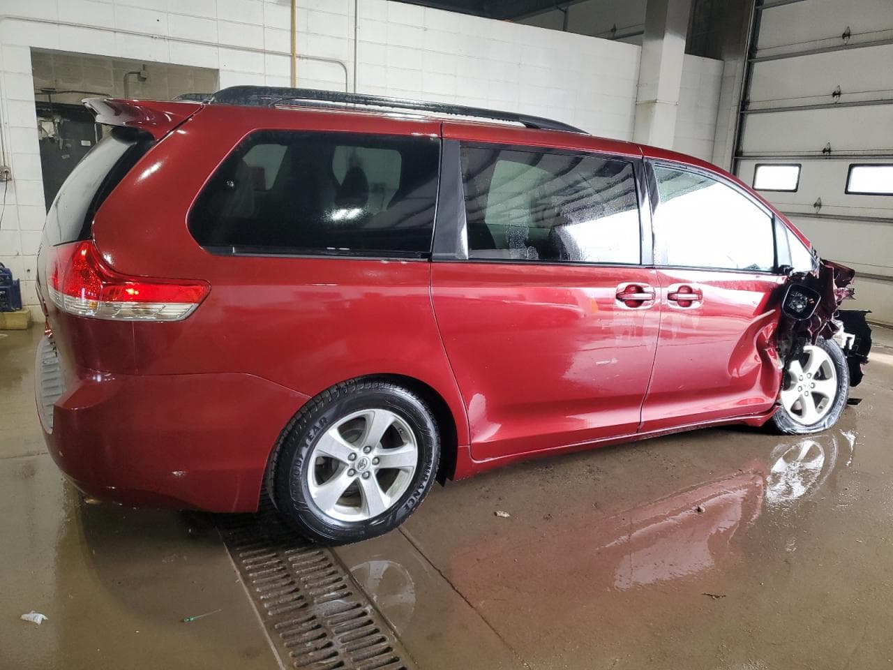 2013 Toyota Sienna Le - foto 3
